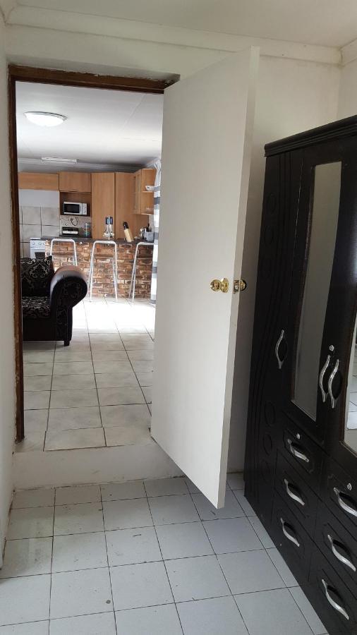 House, Cottage And Contractors Manor Meyerton Luaran gambar