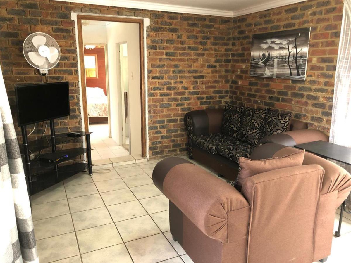 House, Cottage And Contractors Manor Meyerton Luaran gambar
