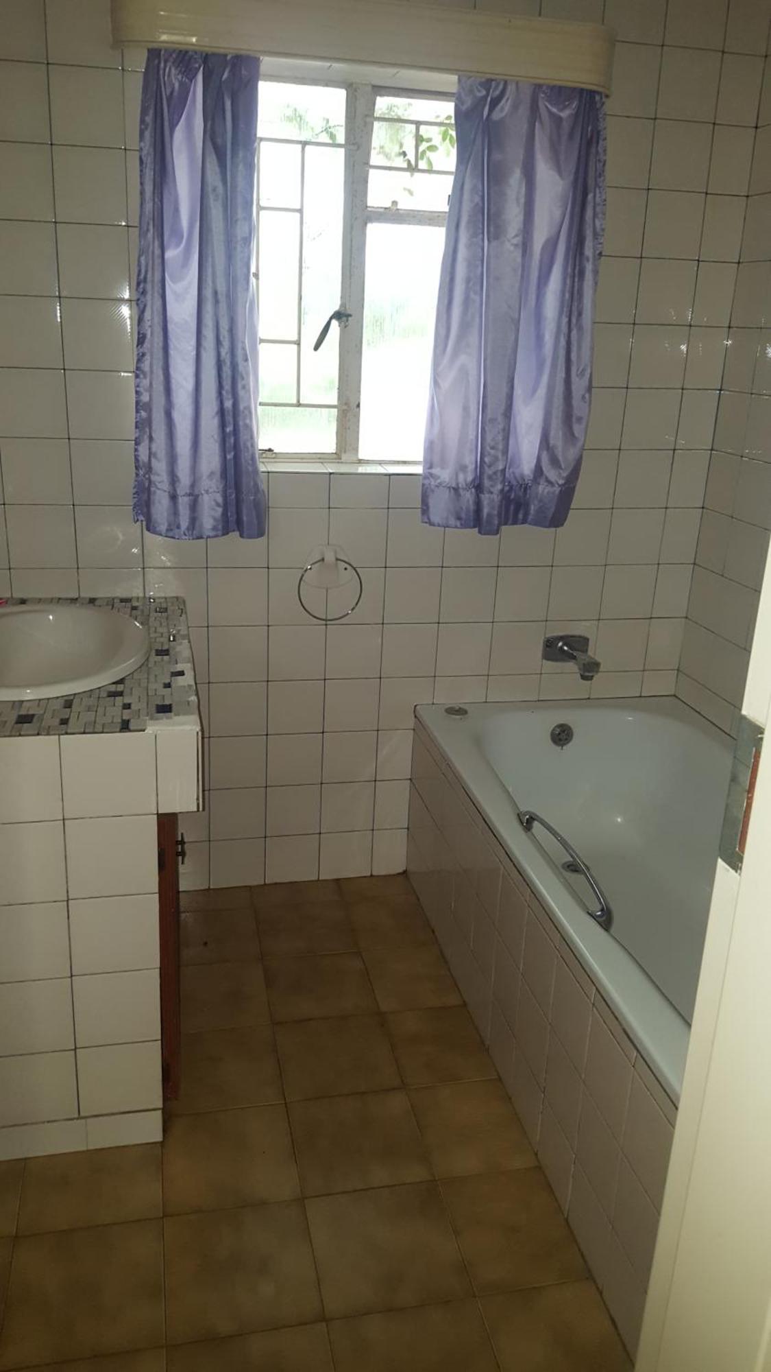 House, Cottage And Contractors Manor Meyerton Bilik gambar